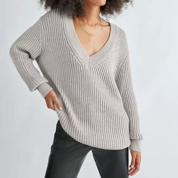 Aritzia Babaton Roger Sweater in Heather Chrome Merino Wool Small Gently Used - Picture 1 of 5